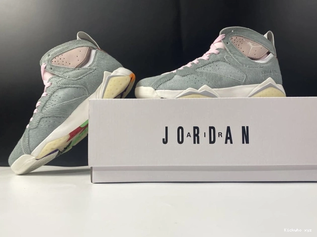 7 Neutral Air Grey Retro Jordan CT8528-002 0630